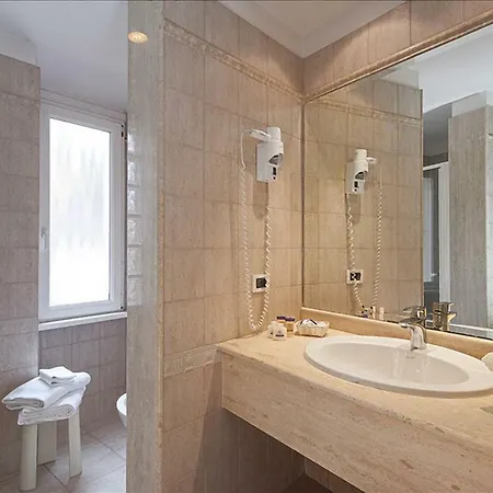Portoghesi מלון 3*